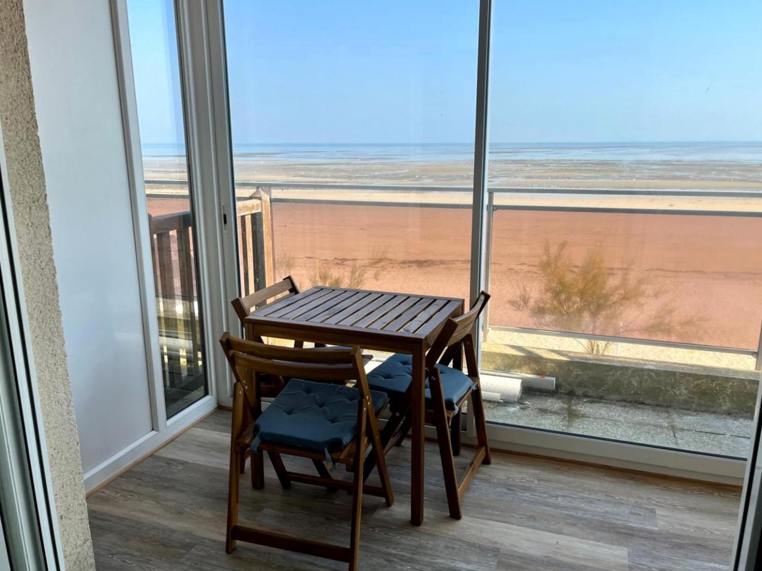 Mettons Les Voiles - Appt Vue Mer Avec Loggia Bernières-sur-Mer 외부 사진