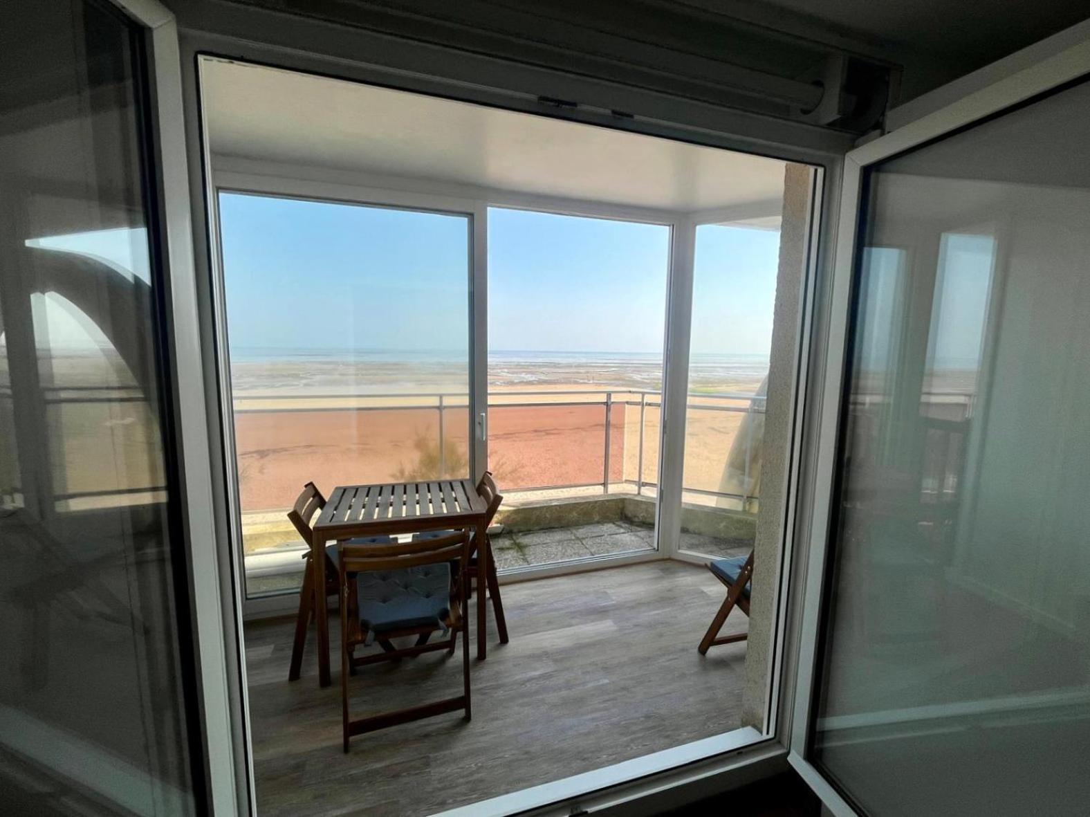 Mettons Les Voiles - Appt Vue Mer Avec Loggia Bernières-sur-Mer 외부 사진