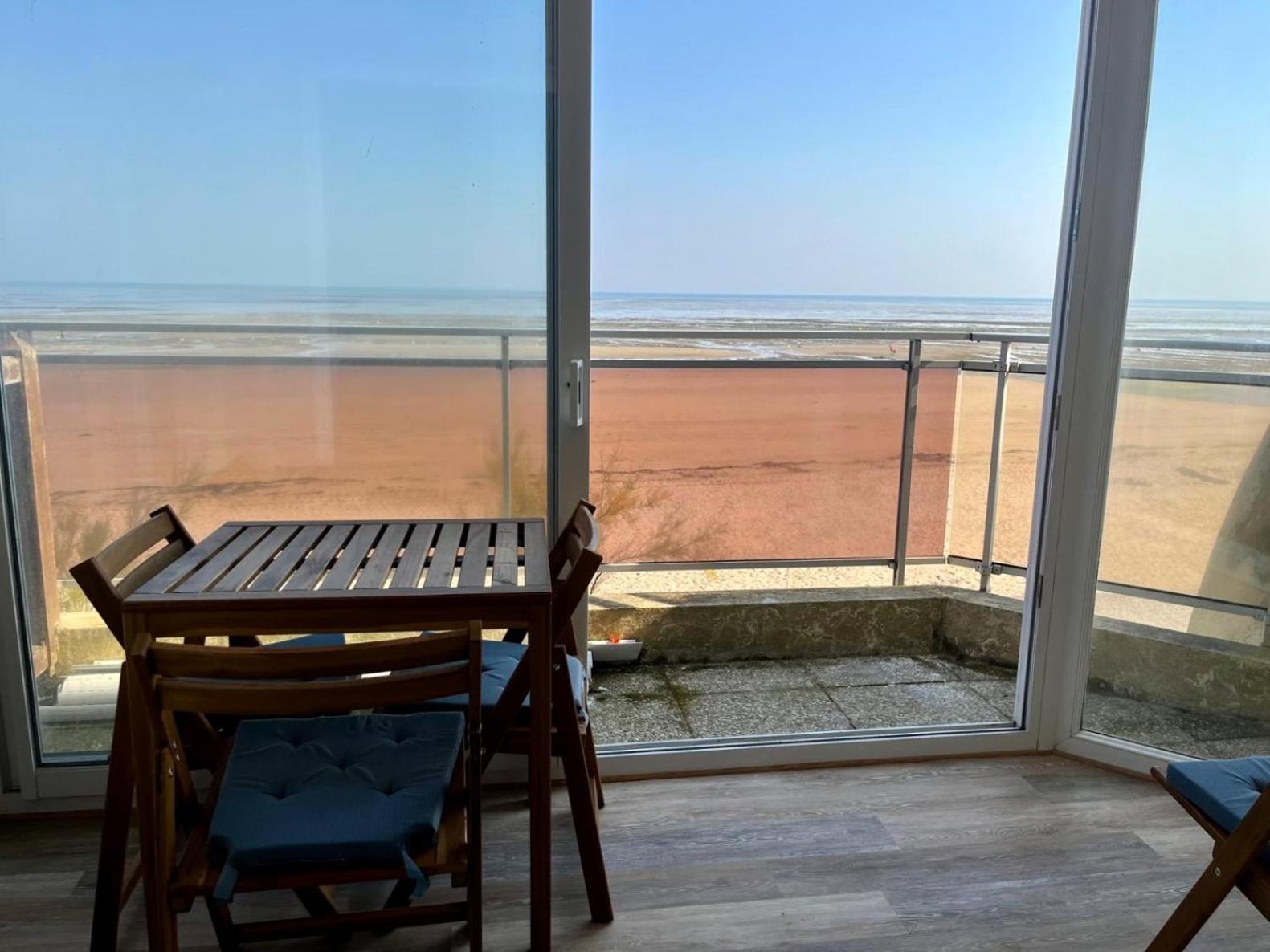 Mettons Les Voiles - Appt Vue Mer Avec Loggia Bernières-sur-Mer 외부 사진